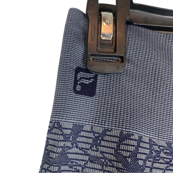 Fabletic's Navy Print Seamless Capri Leggings size Small - Picture 5 of 9